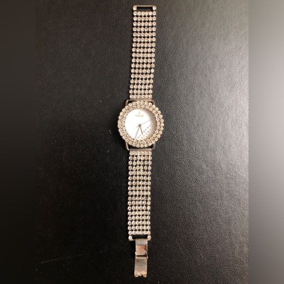 Vintage Cheväl Ladies Watch - Picture 4 of 6